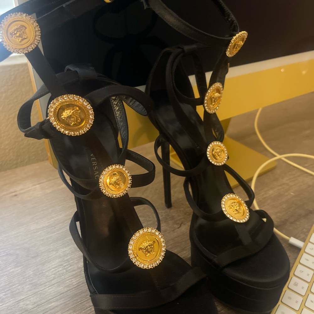 Versace platform Heels - Picture 3 of 5